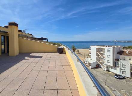 Ático en 1º línea con solárium, preciosas vistas y licencia turística.34