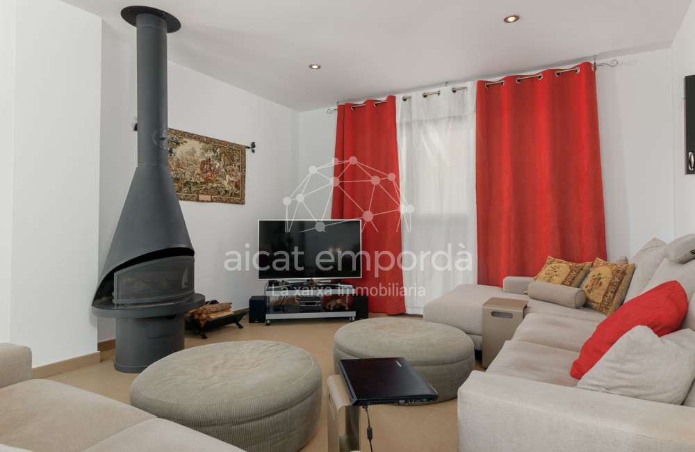 Magnífica casa moderna en Pau, ubicada en una zona tranquila y privada de la Costa Brava.20