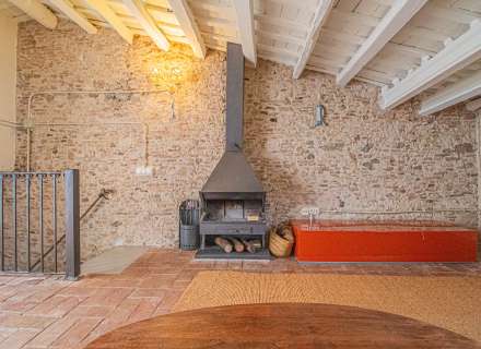 Busques una autèntica casa d’estil rústic en ple casc antic de Castelló d’Empúries?31