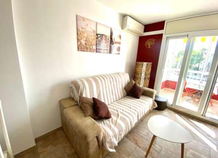 Apartament totalment reformat amb terrassa i vistes al canal a Empuriabrava6