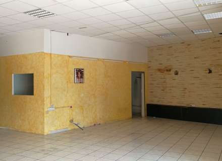Ampli local comercial a peu de carrer3