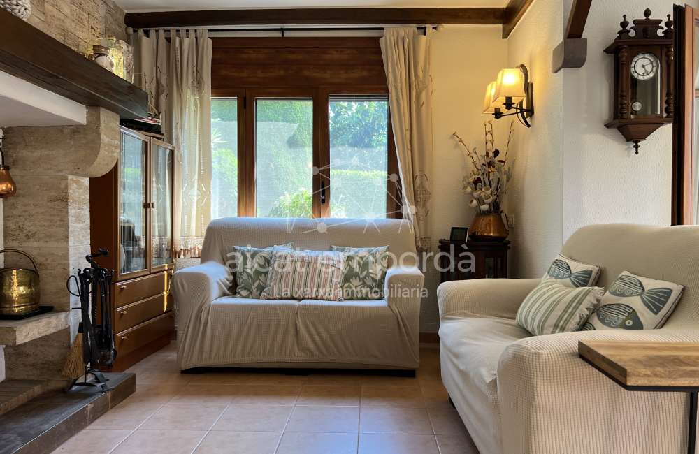 Encantadora casa de planta baja con jardín en l’Armentera21