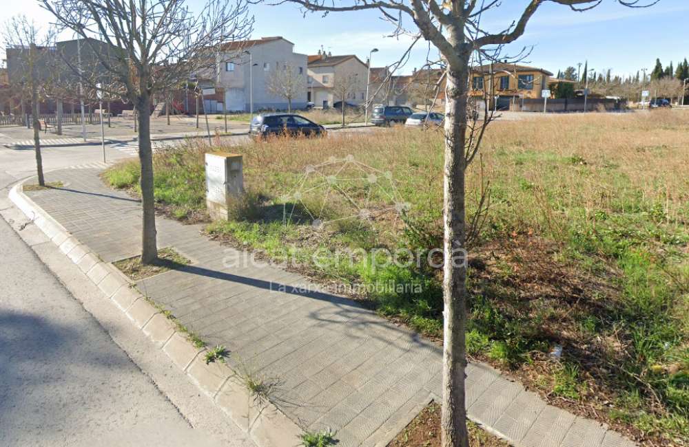 Parcel·la en venda a Vilatenim3