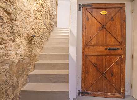 Busques una autèntica casa d’estil rústic en ple casc antic de Castelló d’Empúries?6