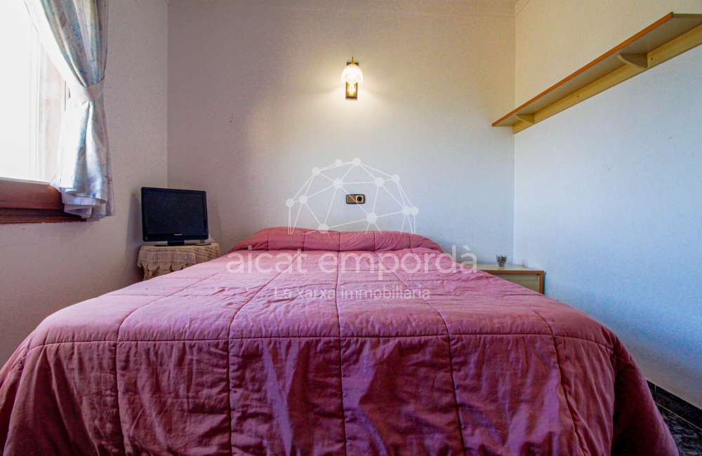 Casa cantonera amb gran terrassa i garatge a Cabanes22