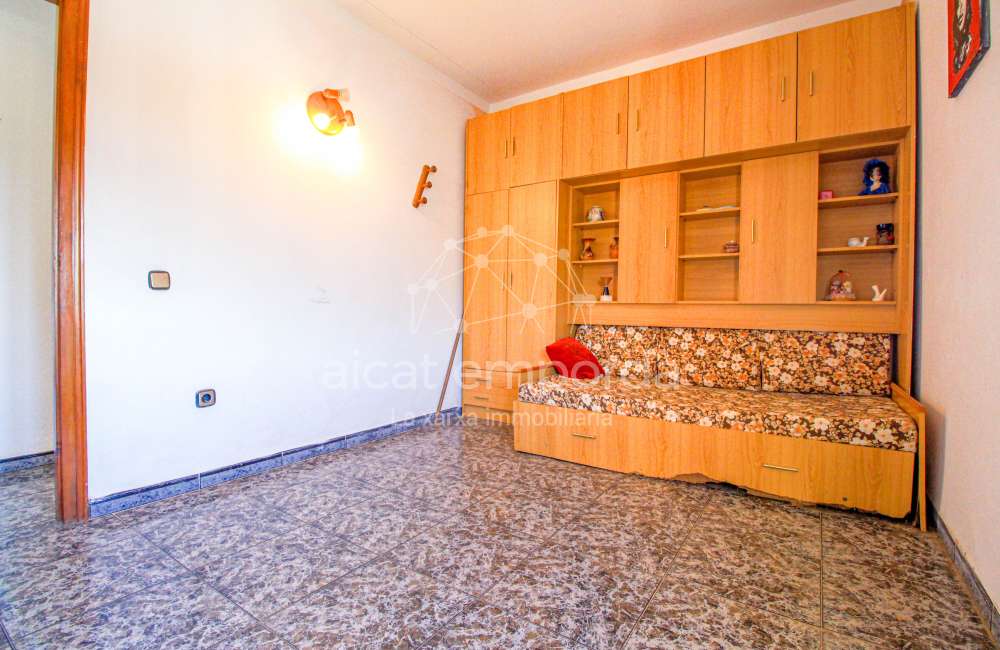 Casa cantonera amb gran terrassa i garatge a Cabanes19