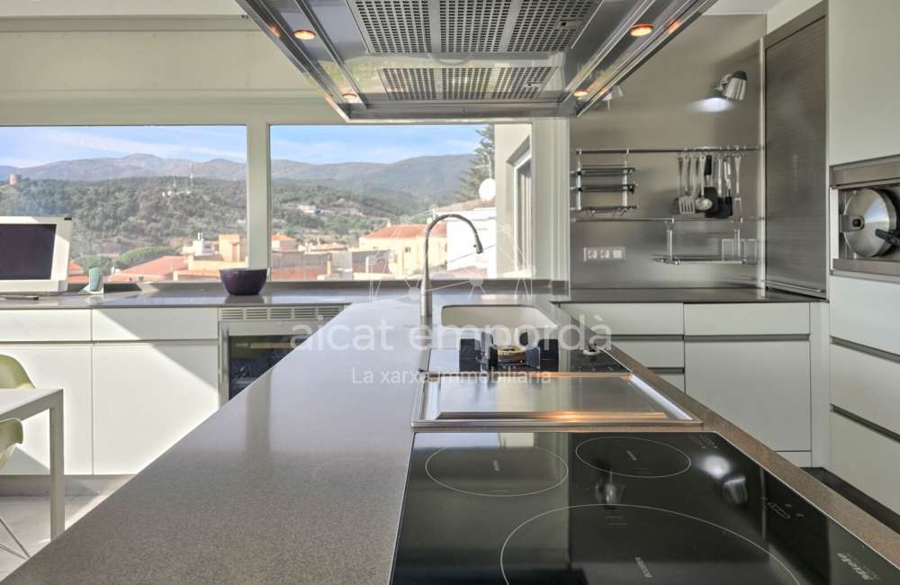 Casa de alto standing en La Jonquera: lujo entre montañas con piscina privada climatizada y vistas espectaculares22