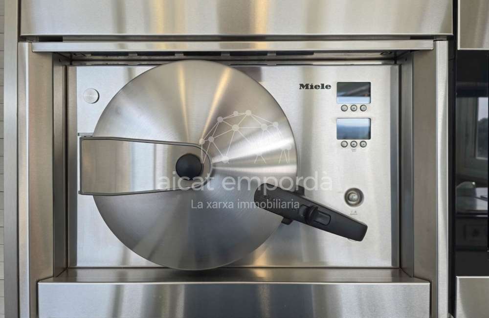 Casa de alto standing en La Jonquera: lujo entre montañas con piscina privada climatizada y vistas espectaculares18