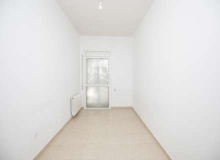 Piso en planta baja de 3 dormitorios y 2 baños en zona cendrassos11