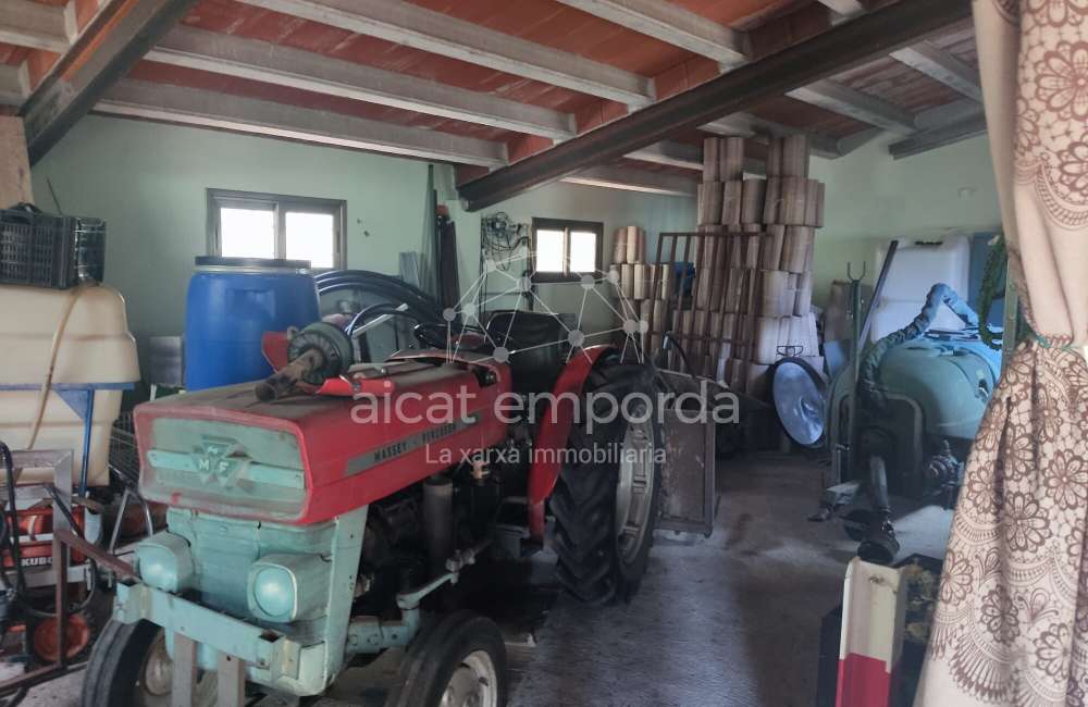 Terreny agrari de 20.144 m² amb caseta de 147 m² legalitzada.11