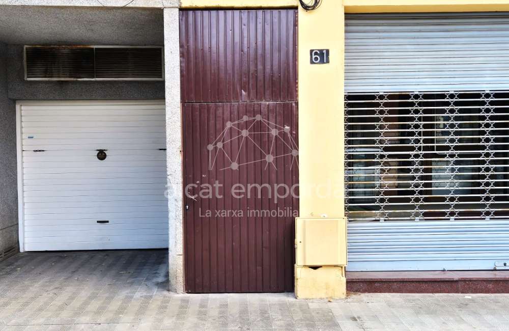 Traster a Plaça Frederic Rahola.1