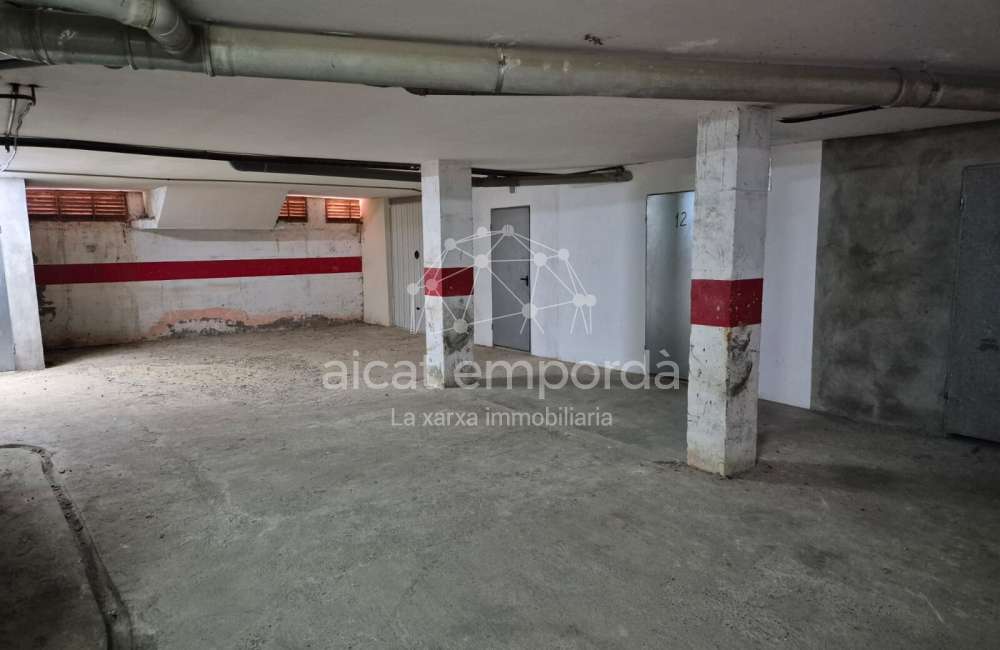 Traster a Plaça Frederic Rahola.3