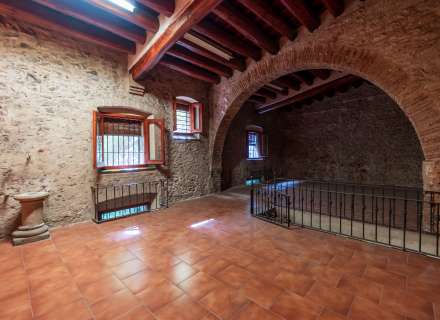 Excellente opportunité de local commercial au centre de Figueres avec un emplacement privilégié.10