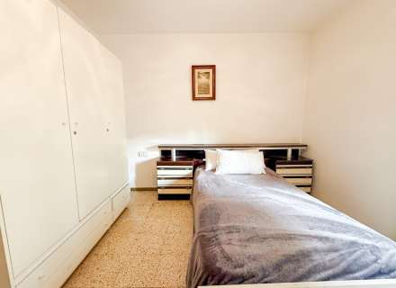 Piso de 4 habitaciones con balcón en Creu de la Ma9