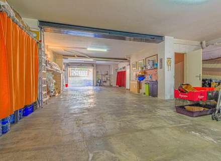 Busques una casa a Figueres amb dues vivendes independents?33
