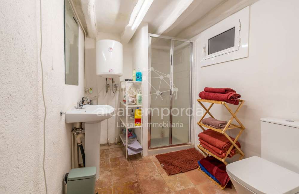 Bonita casa parcialmente reformada.6