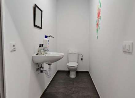 Nau de 700m2 a Hostalets de Llers9