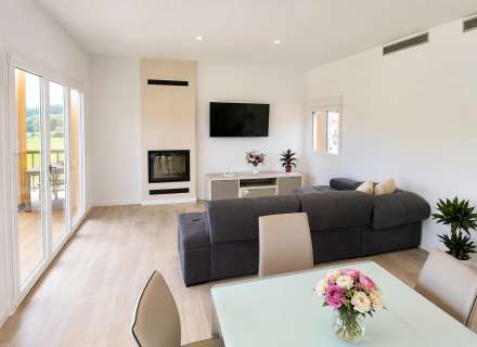 Maison à vendre à Bàscara avec piscine, jardin et grand terrain de 525 m²2