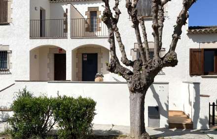 Casa adossada a prop del mar a la urb. amfora, sant pere pescador