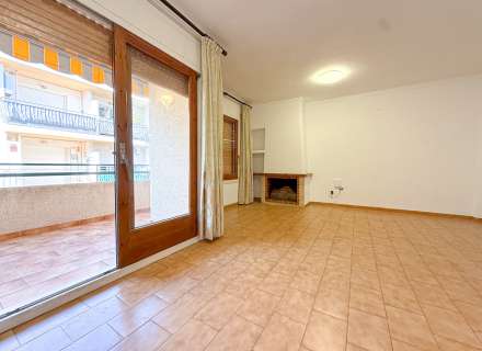 Apartment for Sale in Roses32