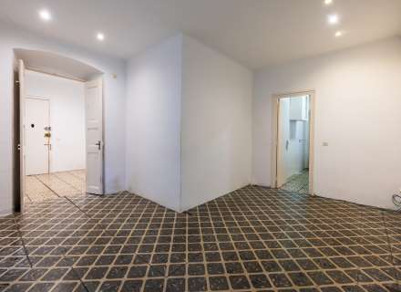 Building for sale in the pedestrian and commercial center of Figueres with high investment potential.18