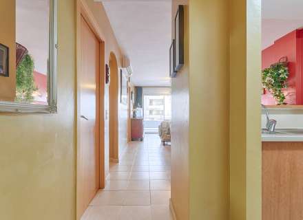 Apartament a Salata amb vista parcial al mar, gran terrassa i aparcament privat.3