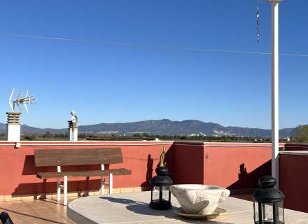Àtic dúplex amb terrassa i pàrquing envoltat de natura.39
