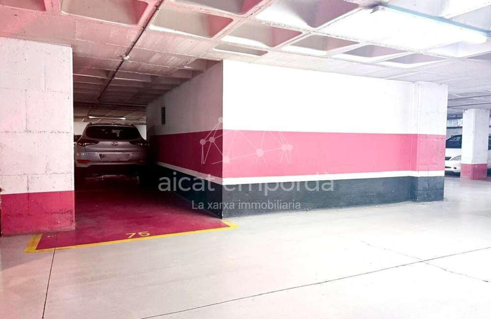 Parking space for sale (Vitalicio Building)3