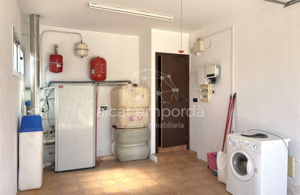 Excellente maison avec piscine privée dans un quartier très calme de Sant Pere Pescador.46