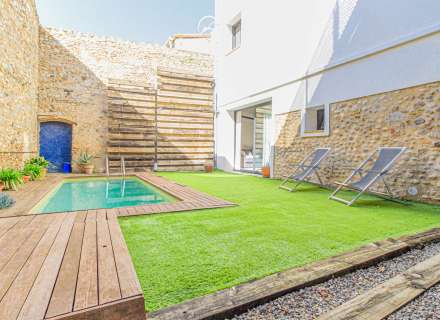 Busques un pis en planta baixa a Sant Pere Pescador on combinar comoditat, llum i qualitat de vida?23