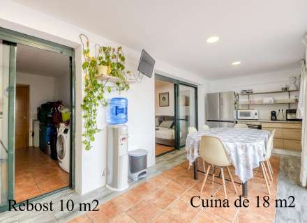 Calidez y tranquilidad es lo que ofrece esta amplia vivienda.1