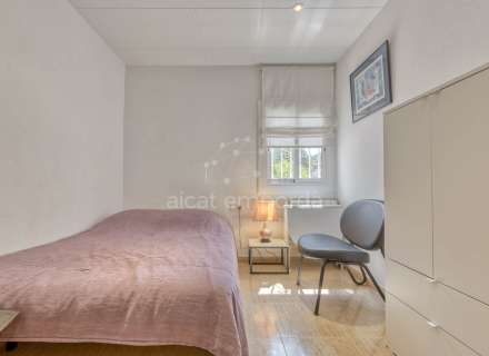 Gran apartament de 3 dormitoris amb boniques vistes a la muntanya a minuts de la platja.22