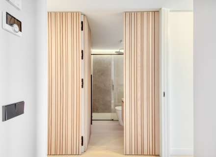 Apartment on the seafront. Avda De Rhodes33