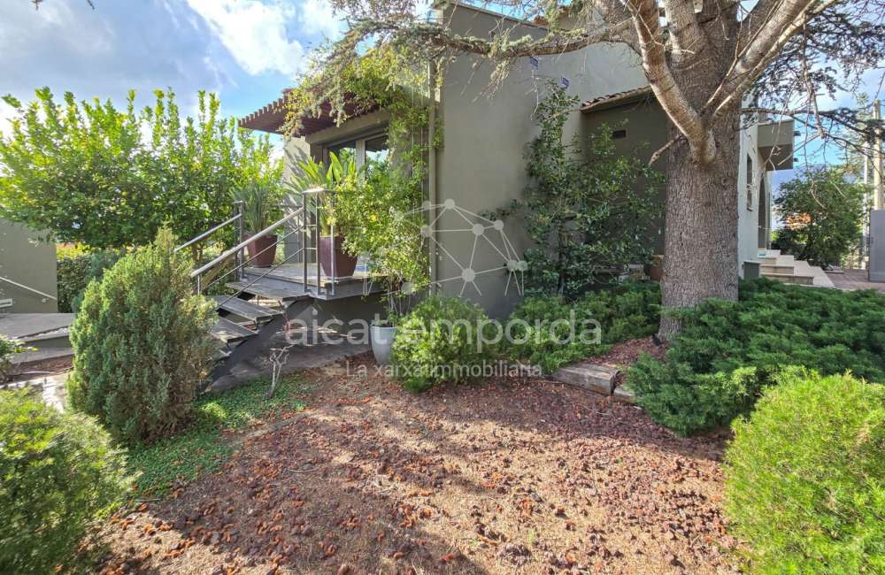 Casa de alto standing en La Jonquera: lujo entre montañas con piscina privada climatizada y vistas espectaculares82