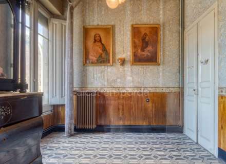 Building ideal for a small hotel, shopping center, or apartment building. Figueres Center. We have a summary of the current plan (PGOU).15