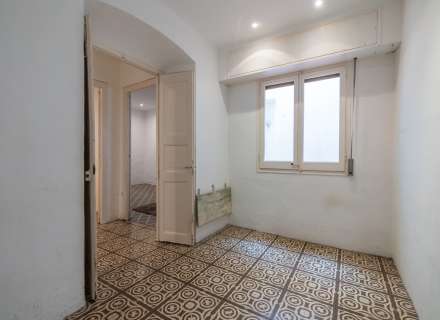 Viure al centre de Figueres amb espai, llum i tots els serveis.36