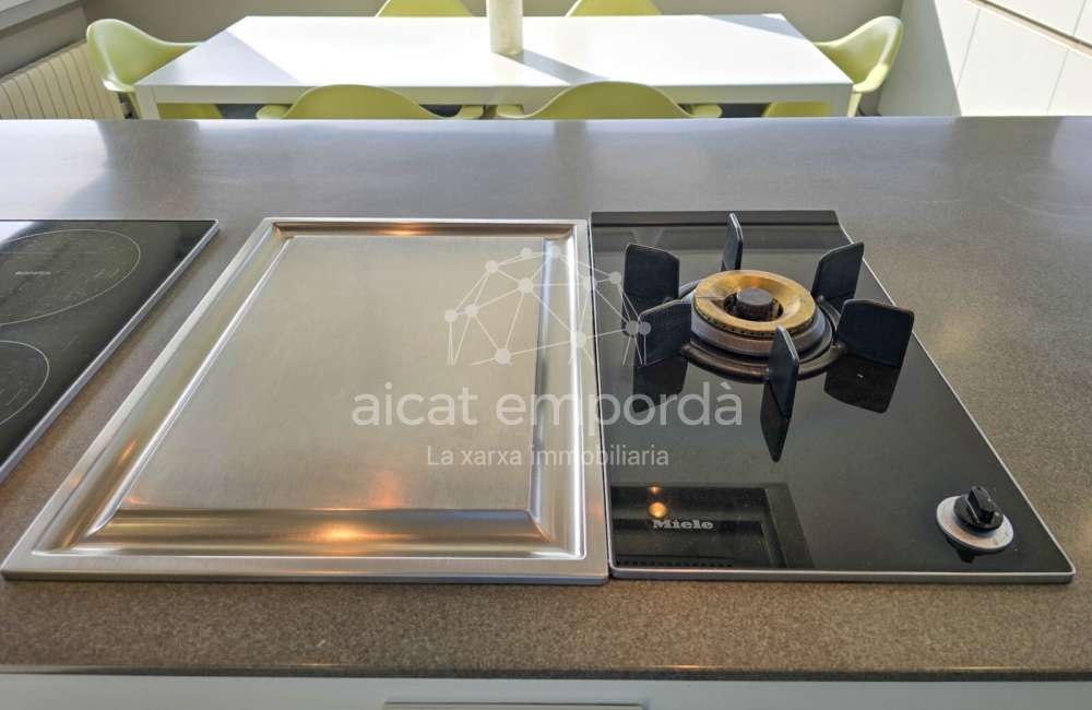 Casa de alto standing en La Jonquera: lujo entre montañas con piscina privada climatizada y vistas espectaculares20