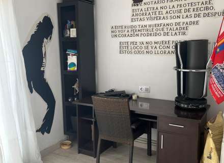 Maison de ville magnifiquement rénovée à Empuriabrava.29