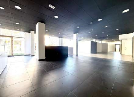 Magnífico local en venta, Figueres (Avda.Salvador Dalí).1