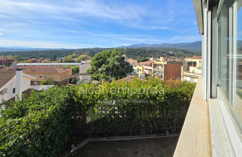 Casa de alto standing en La Jonquera: lujo entre montañas con piscina privada climatizada y vistas espectaculares27