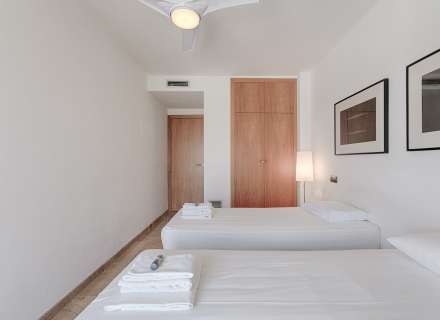 Ático en 1º línea con solárium, preciosas vistas y licencia turística.24