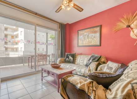 Apartament a Salata amb vista parcial al mar, gran terrassa i aparcament privat.12