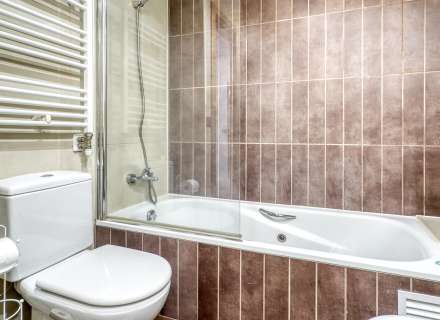 Amb llicencia Turística. Edifici Panna. Avda Salvador Dalí.32