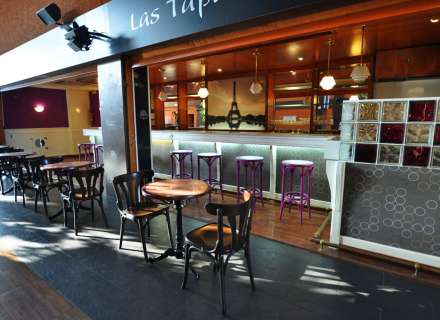 Local comercial totalment equipat a la venda en una ubicació fantàstica a Figueres.7