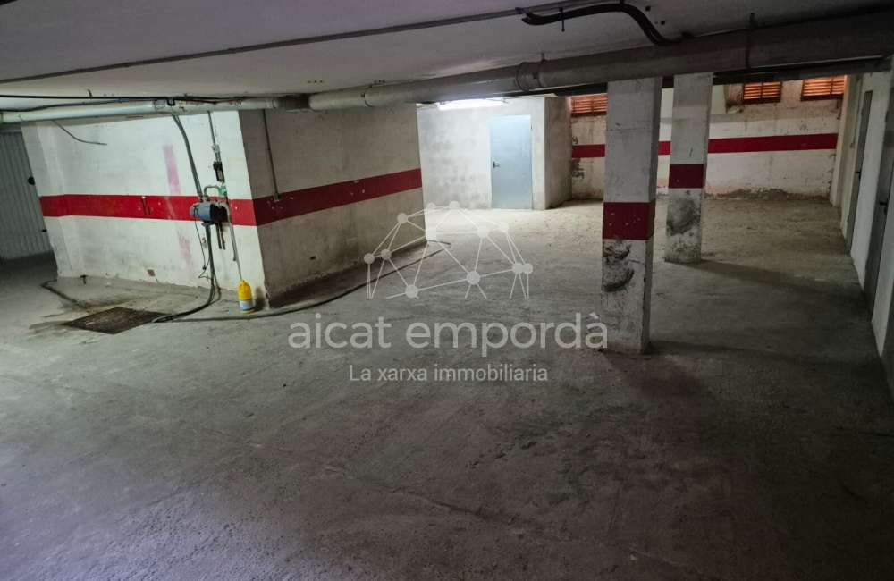 Traster a Plaça Frederic Rahola.4