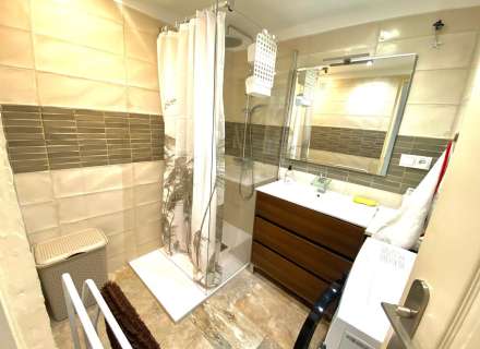 Apartament totalment reformat amb terrassa i vistes al canal a Empuriabrava16