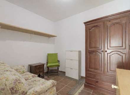 Pis lluminós amb vista al mar al Far de Roses15