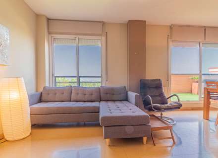 Busques un pis amb terrassa, llum natural i vistes a Figueres?3