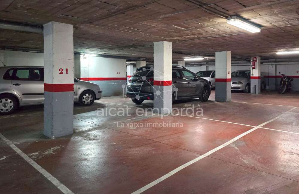 Oportunidad plaza de aparcamiento en venta en el centro de Figueres1