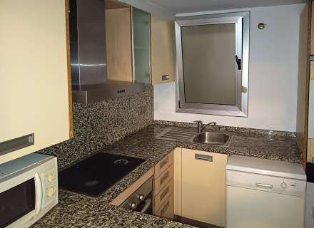 Vive el mar a solo 100 metros de la playa de Empuriabrava.7